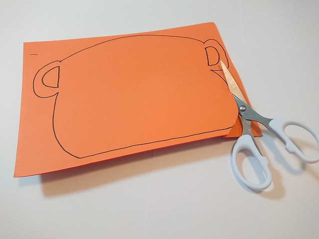 鍋のイラストを切る