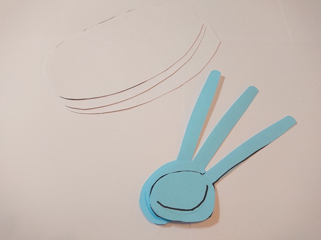 スプーンの絵を切った後