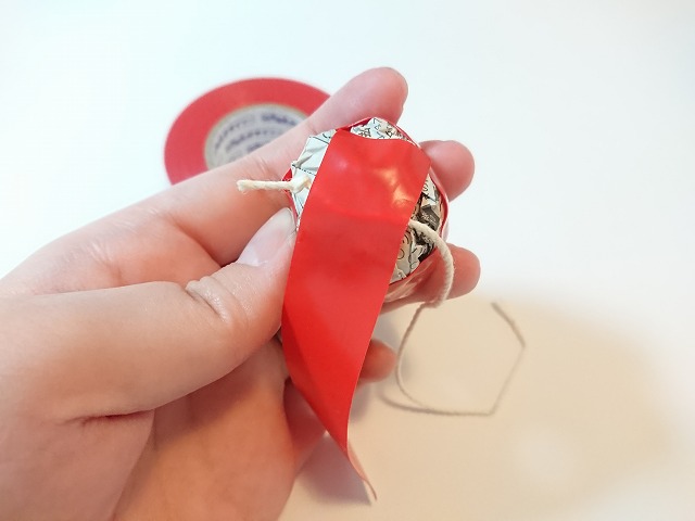 たこ糸を貼り付ける