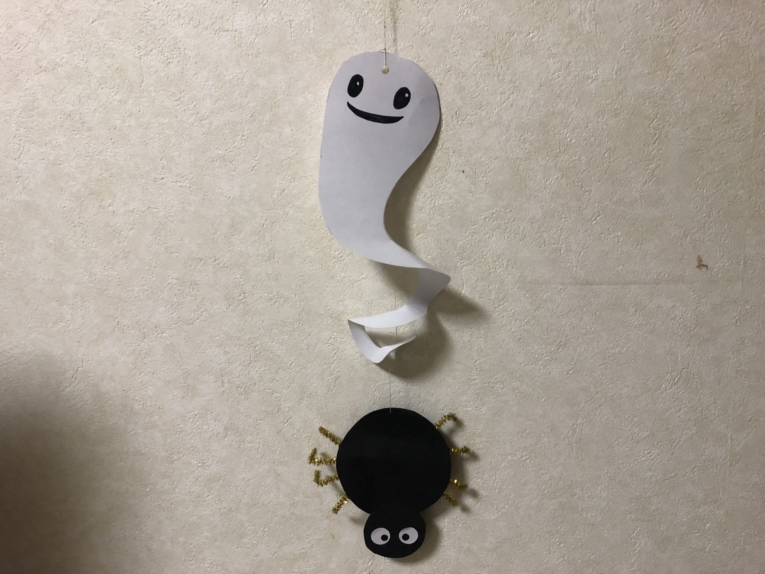 くるくるおばけとクモのモビール