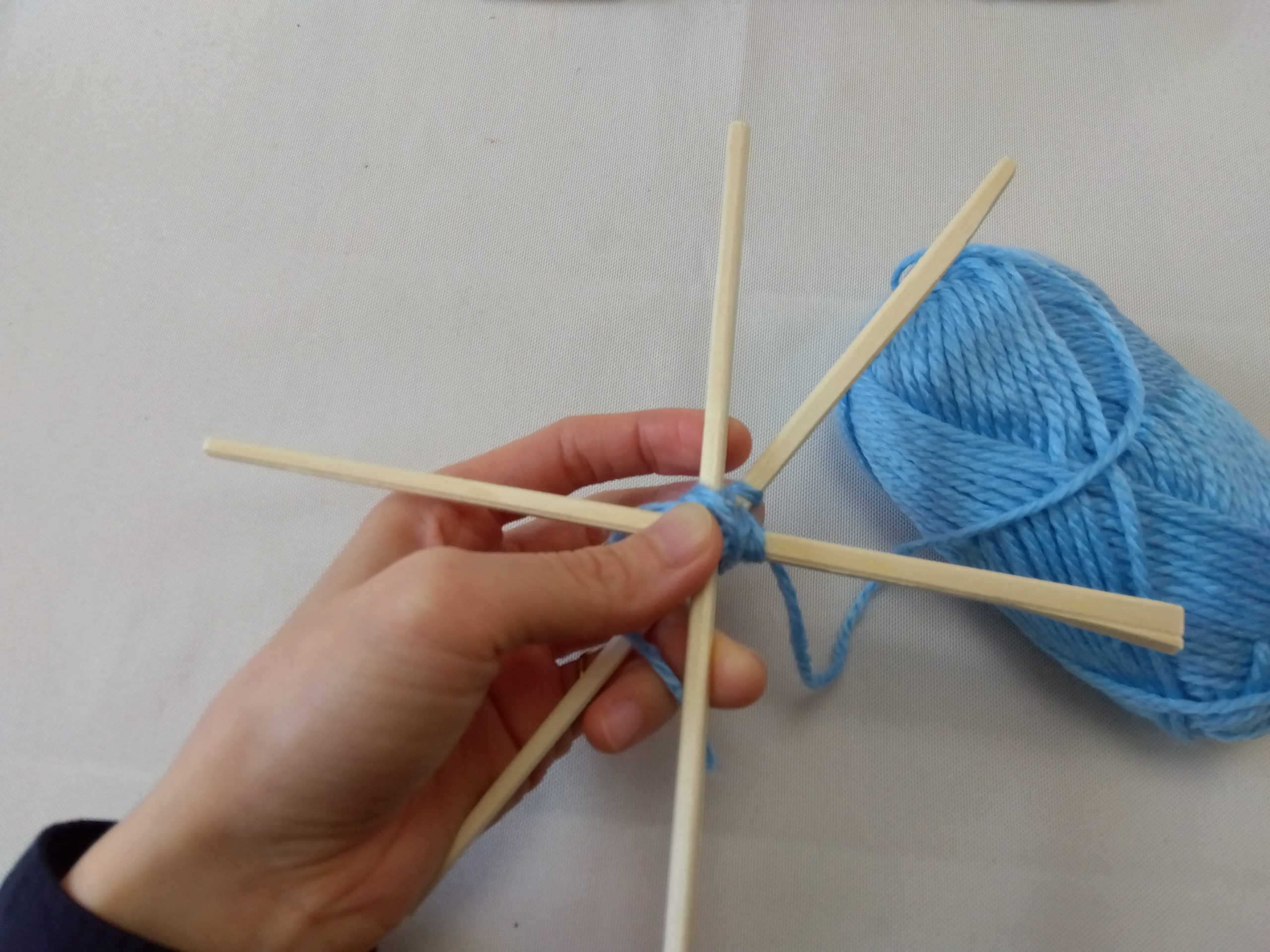 毛糸で雪の結晶