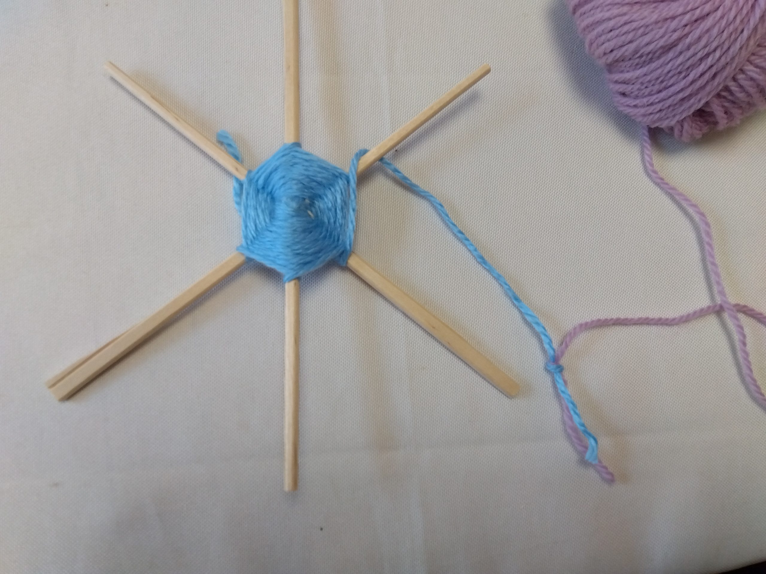 毛糸で雪の結晶