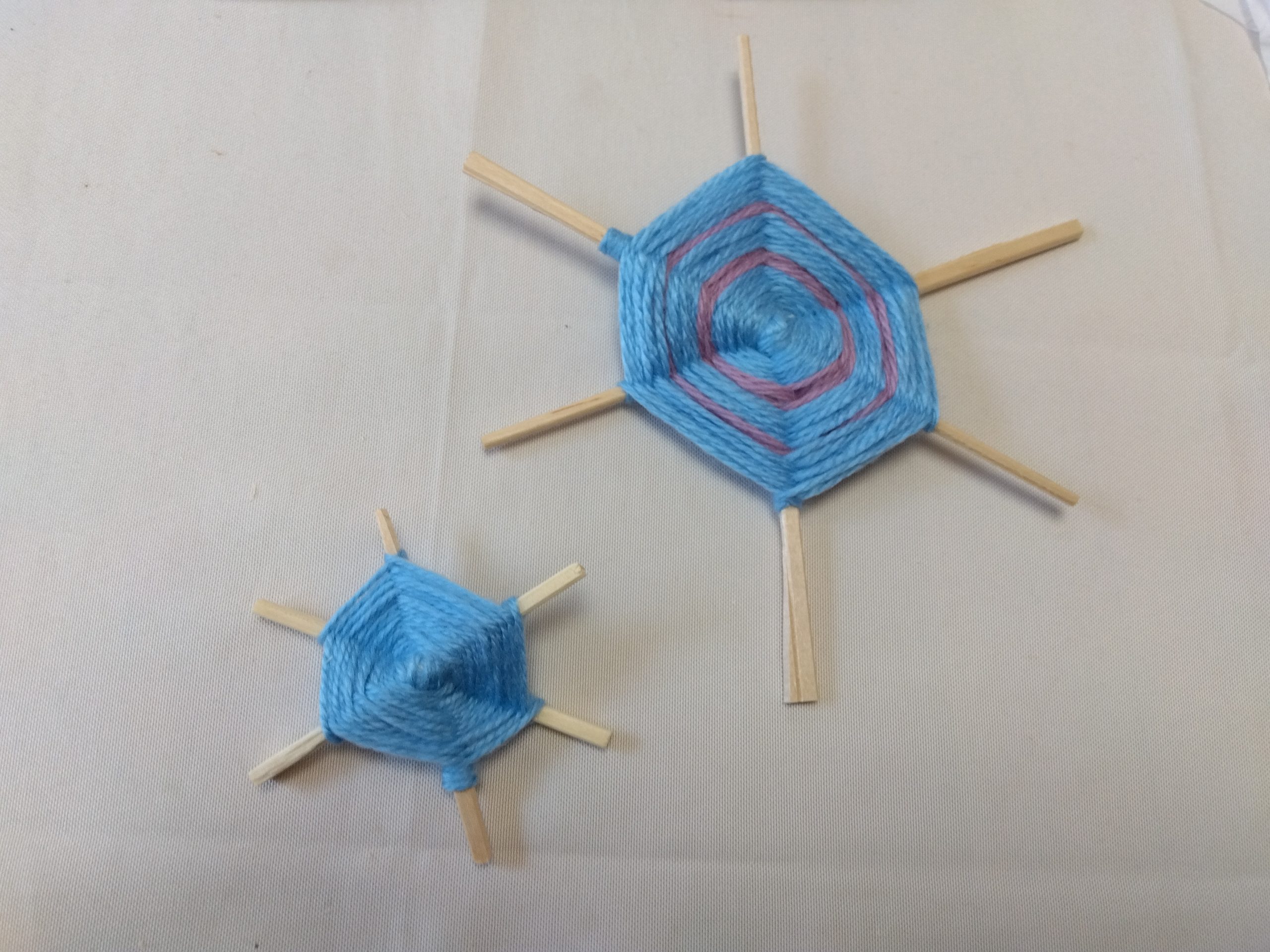 毛糸で雪の結晶