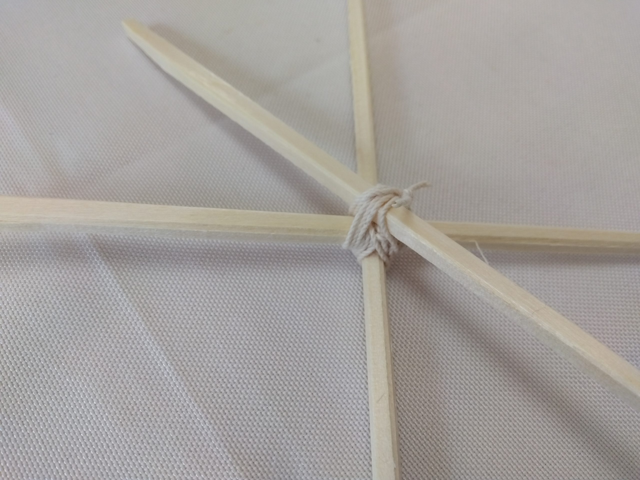 毛糸で雪の結晶