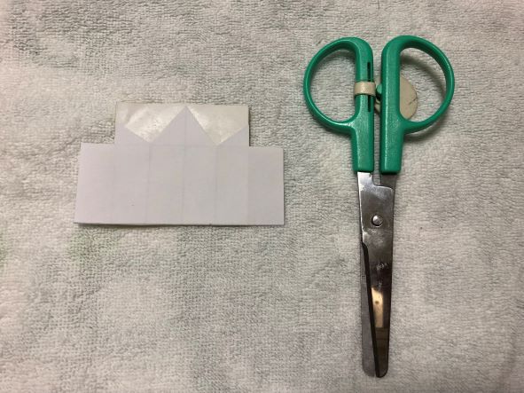 折り紙にのりしろをつくる