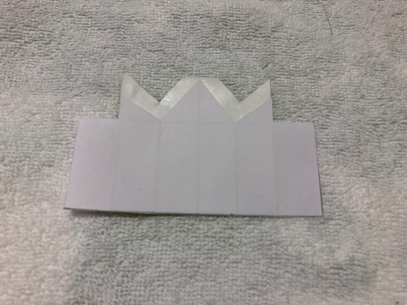 折り紙にのりしろをつくる