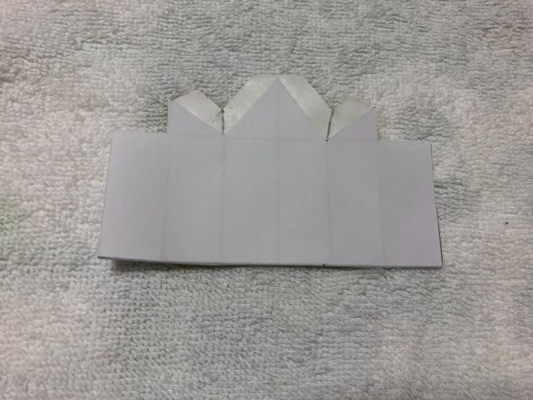 折り紙にのりしろをつくる