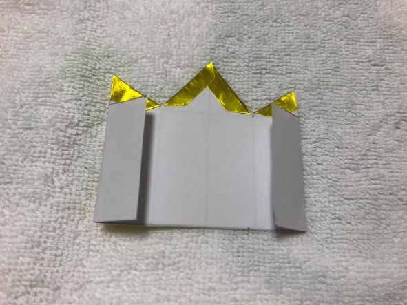 画用紙の端を折る