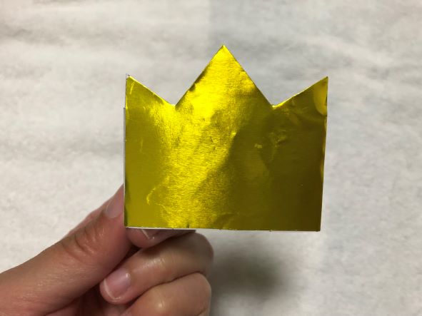 画用紙の端を折る