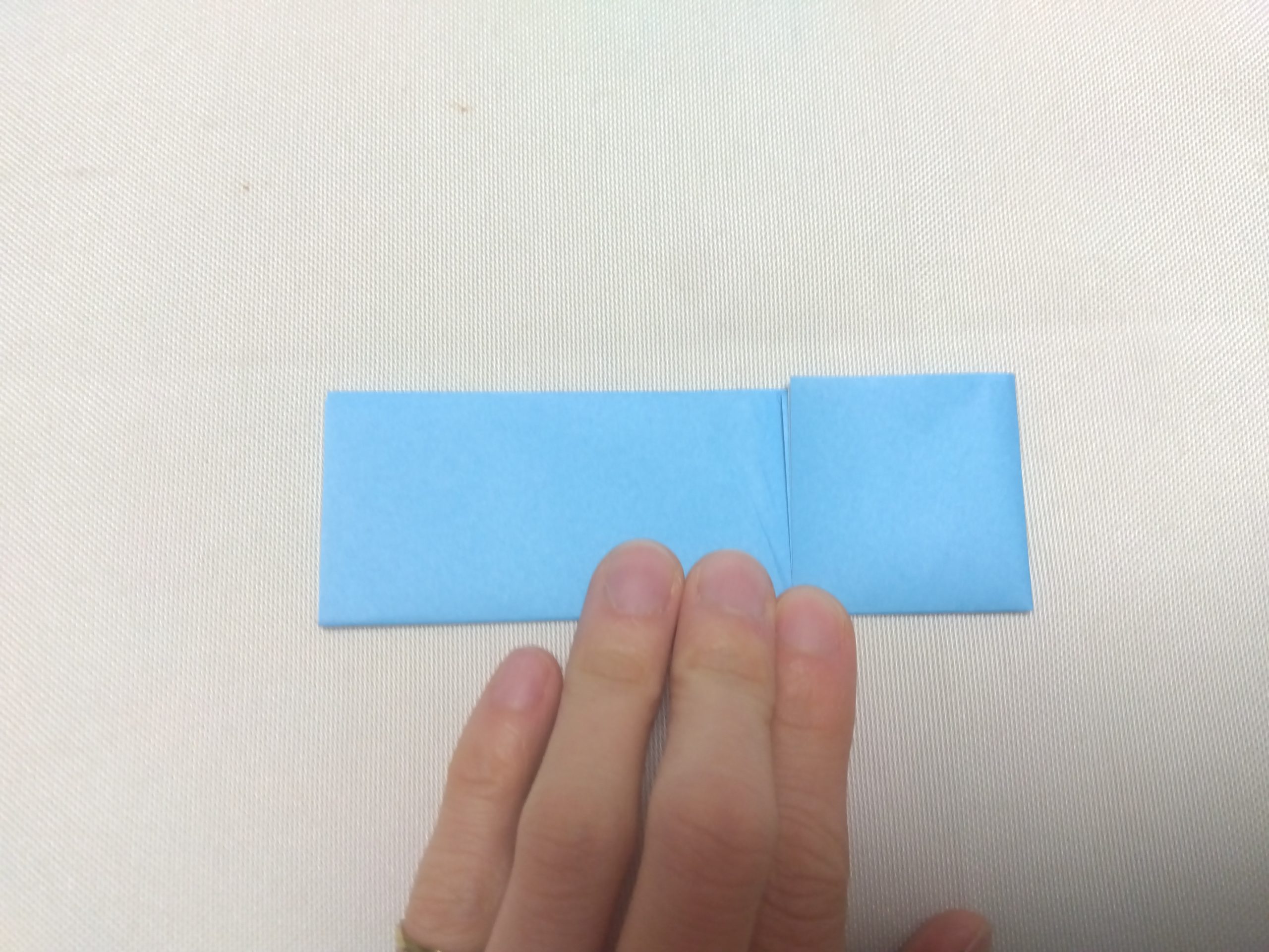 折り紙で指人形