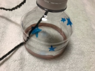 短冊とペットボトルに絵を描く