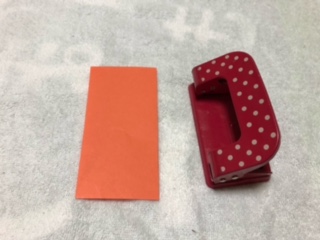 画用紙に穴を開ける