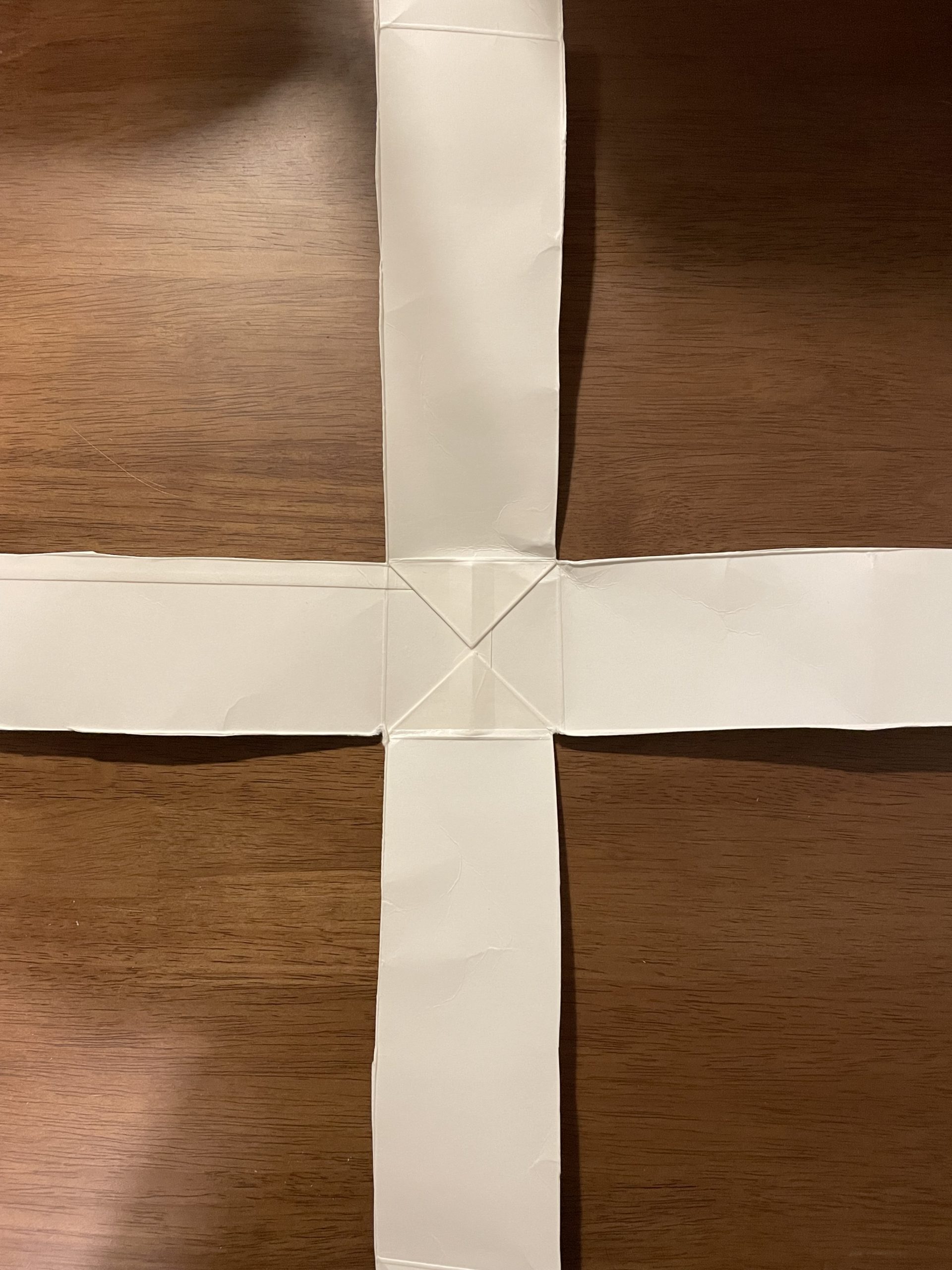 牛乳パックでコマのおもちゃ