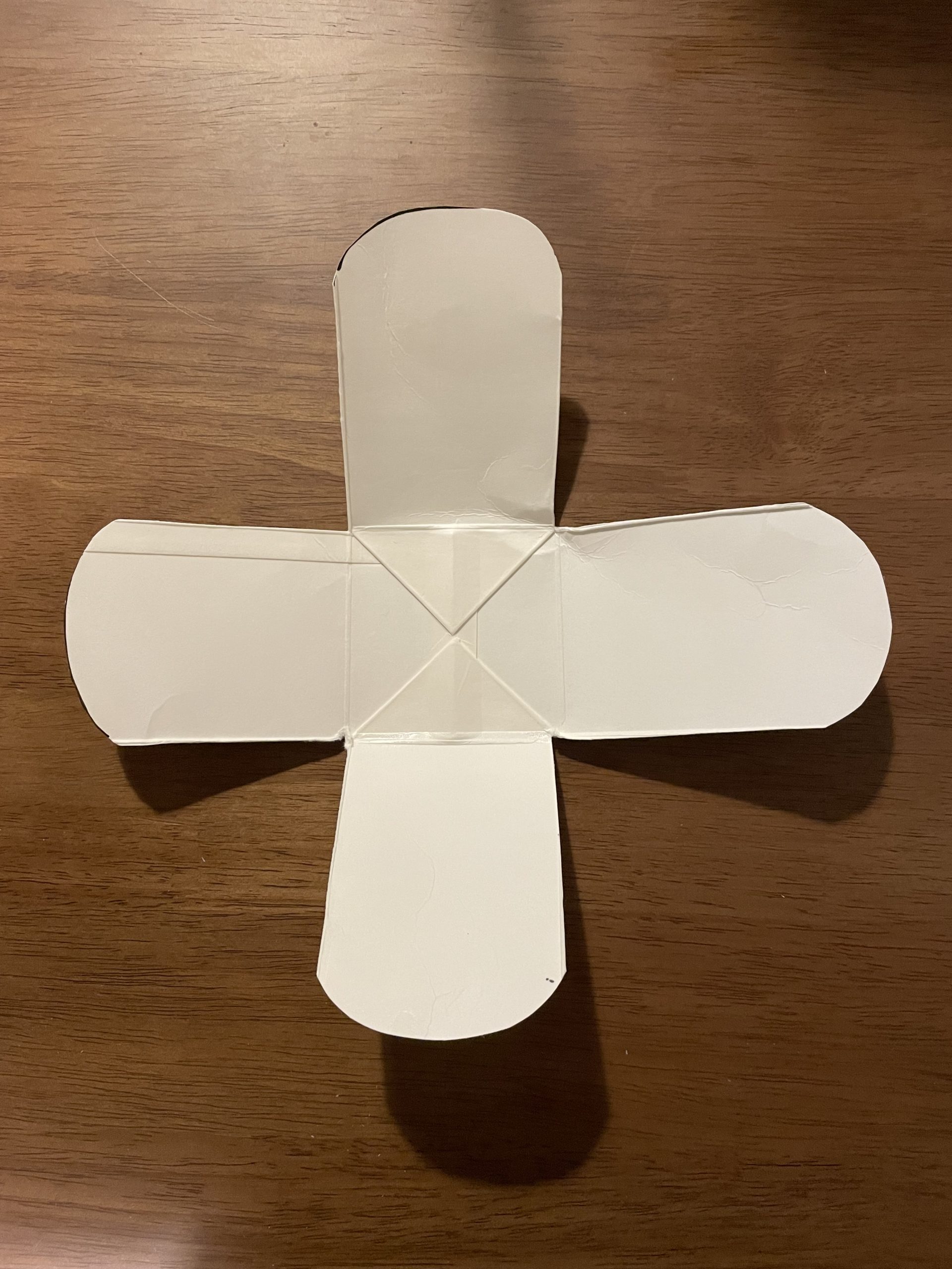 牛乳パックでコマのおもちゃ