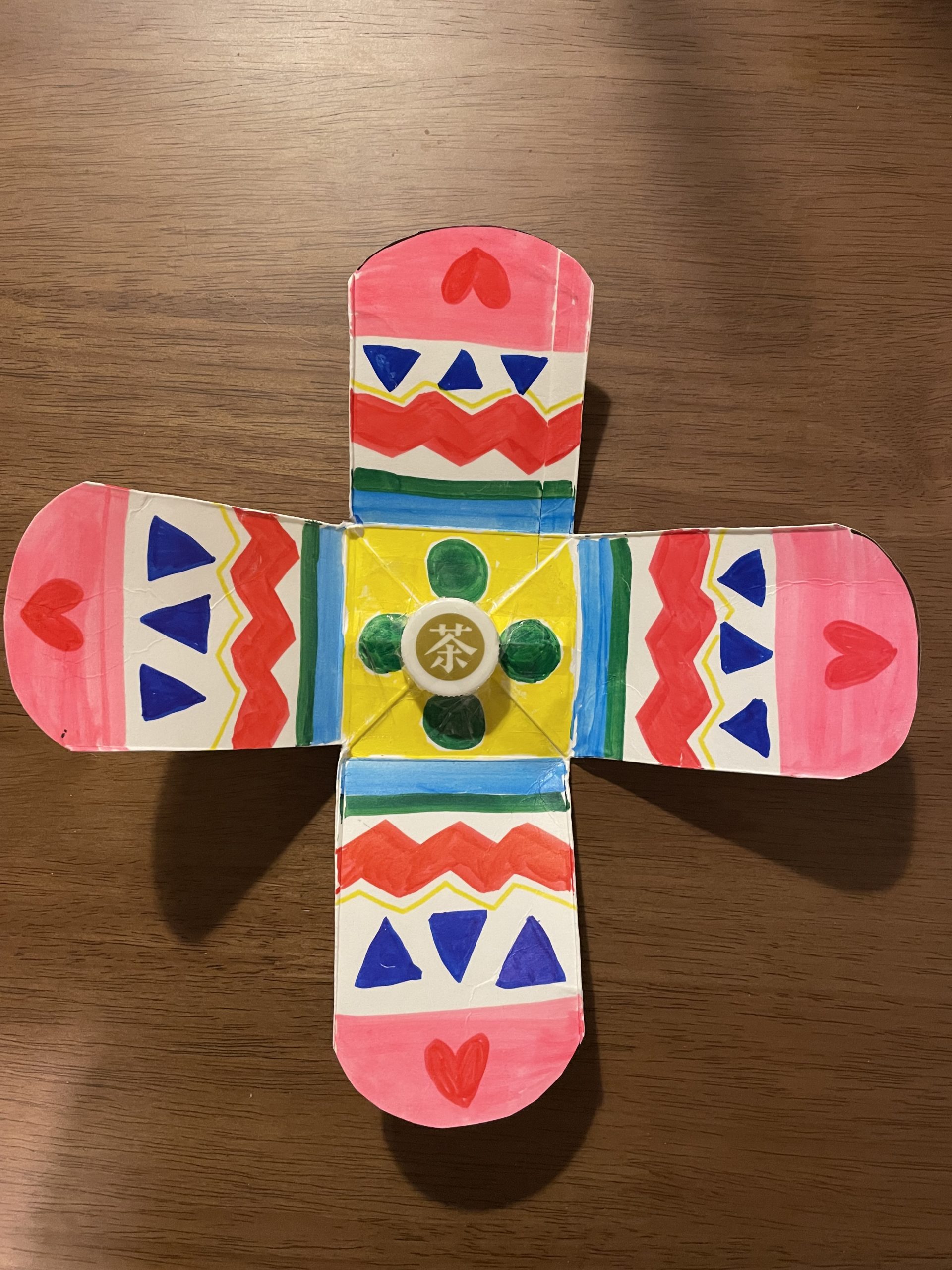 牛乳パックでコマのおもちゃ