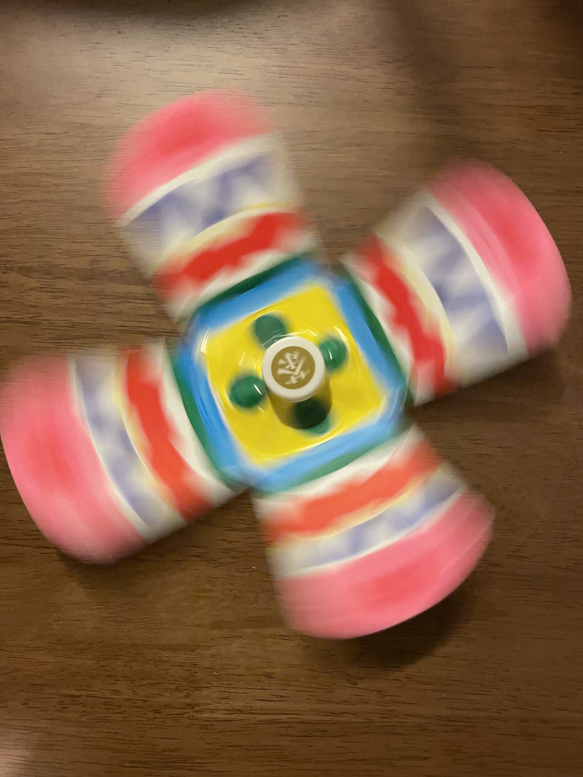 牛乳パックでコマのおもちゃ