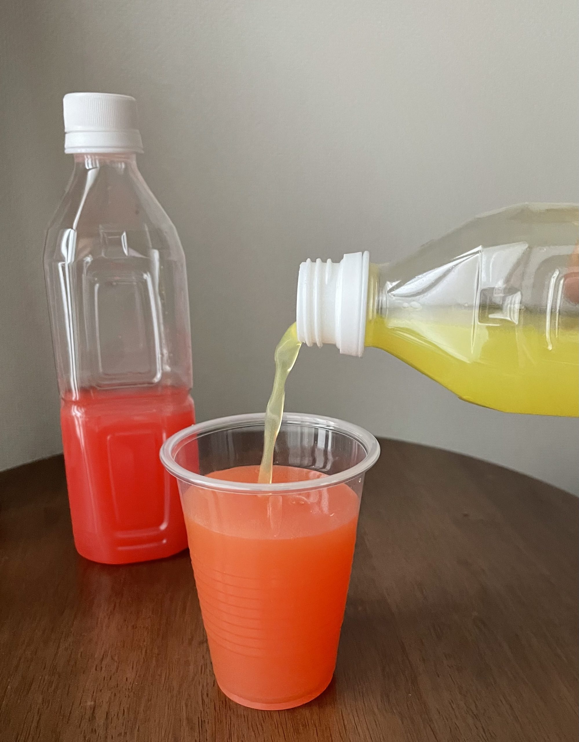 色水シアターの簡単マジック