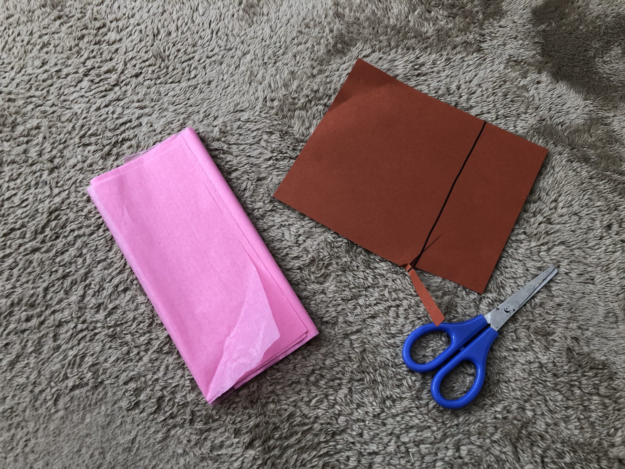 お花紙で桜の木を立体製作