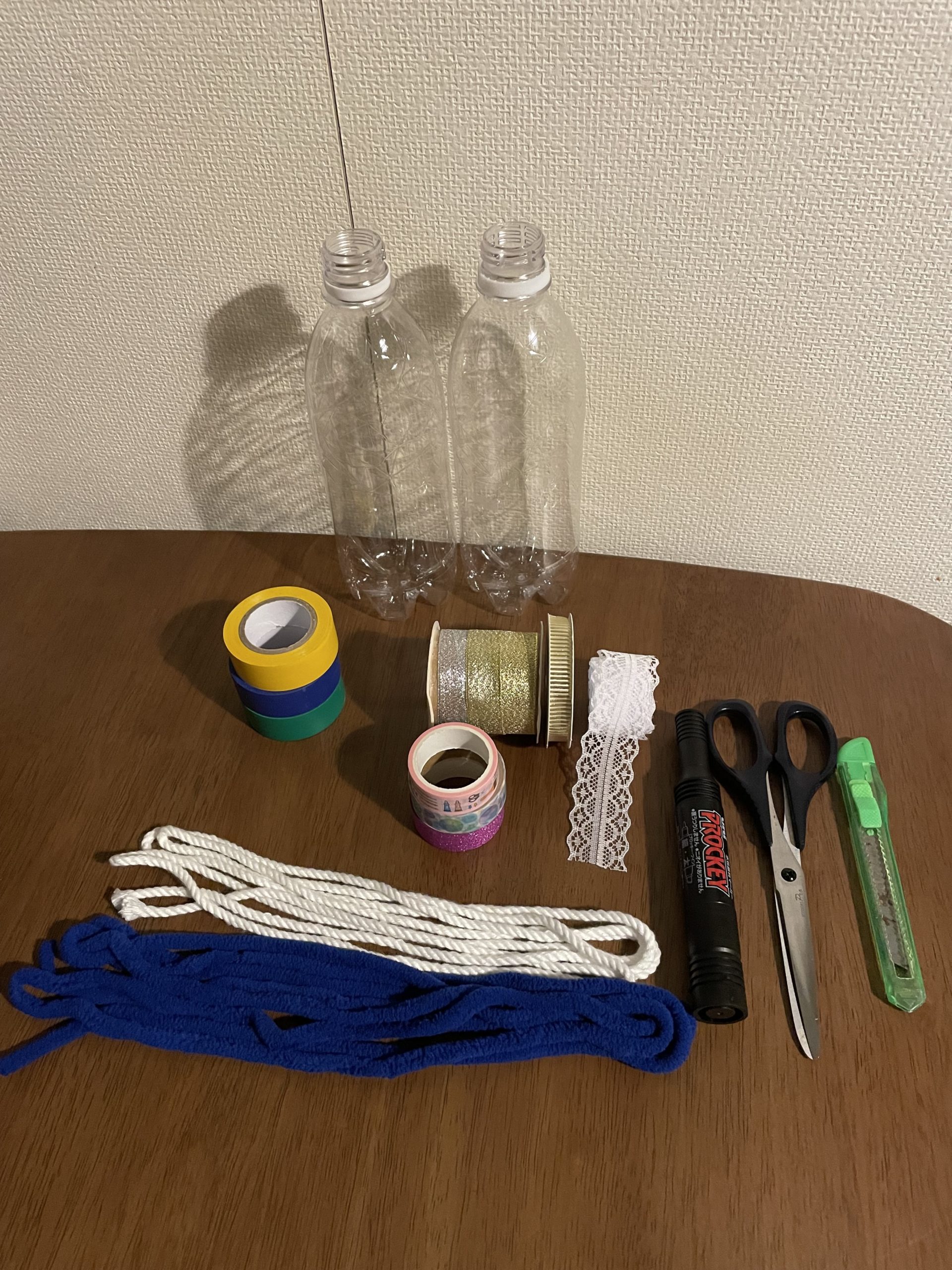 シュルシュルひも出しのおもちゃ