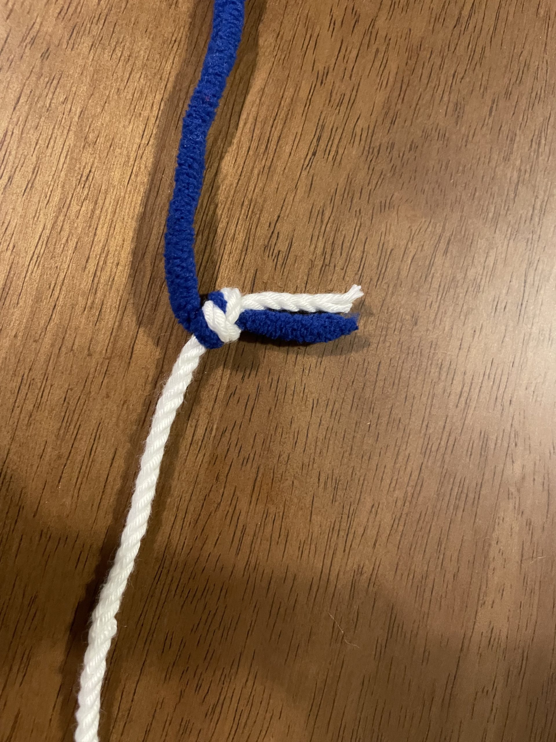 シュルシュルひも出しのおもちゃ