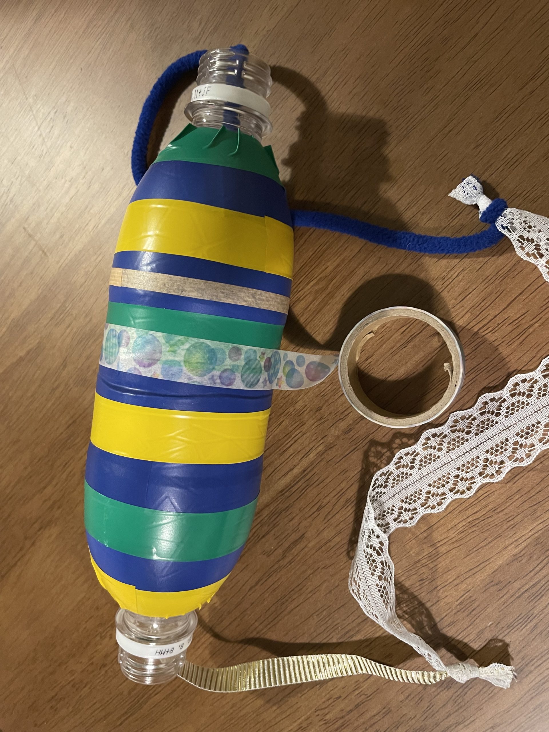 シュルシュルひも出し