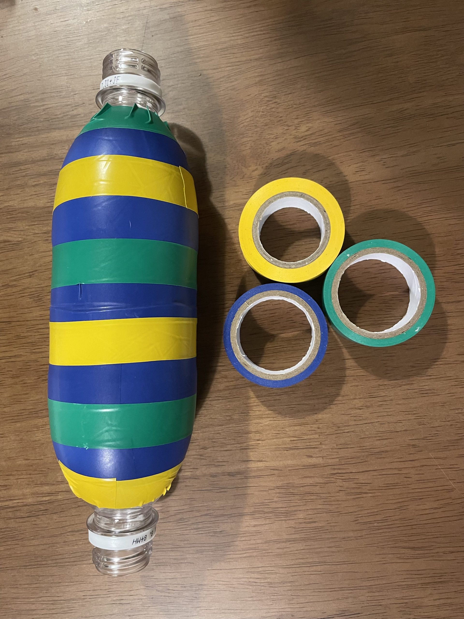 シュルシュルひも出しのおもちゃ