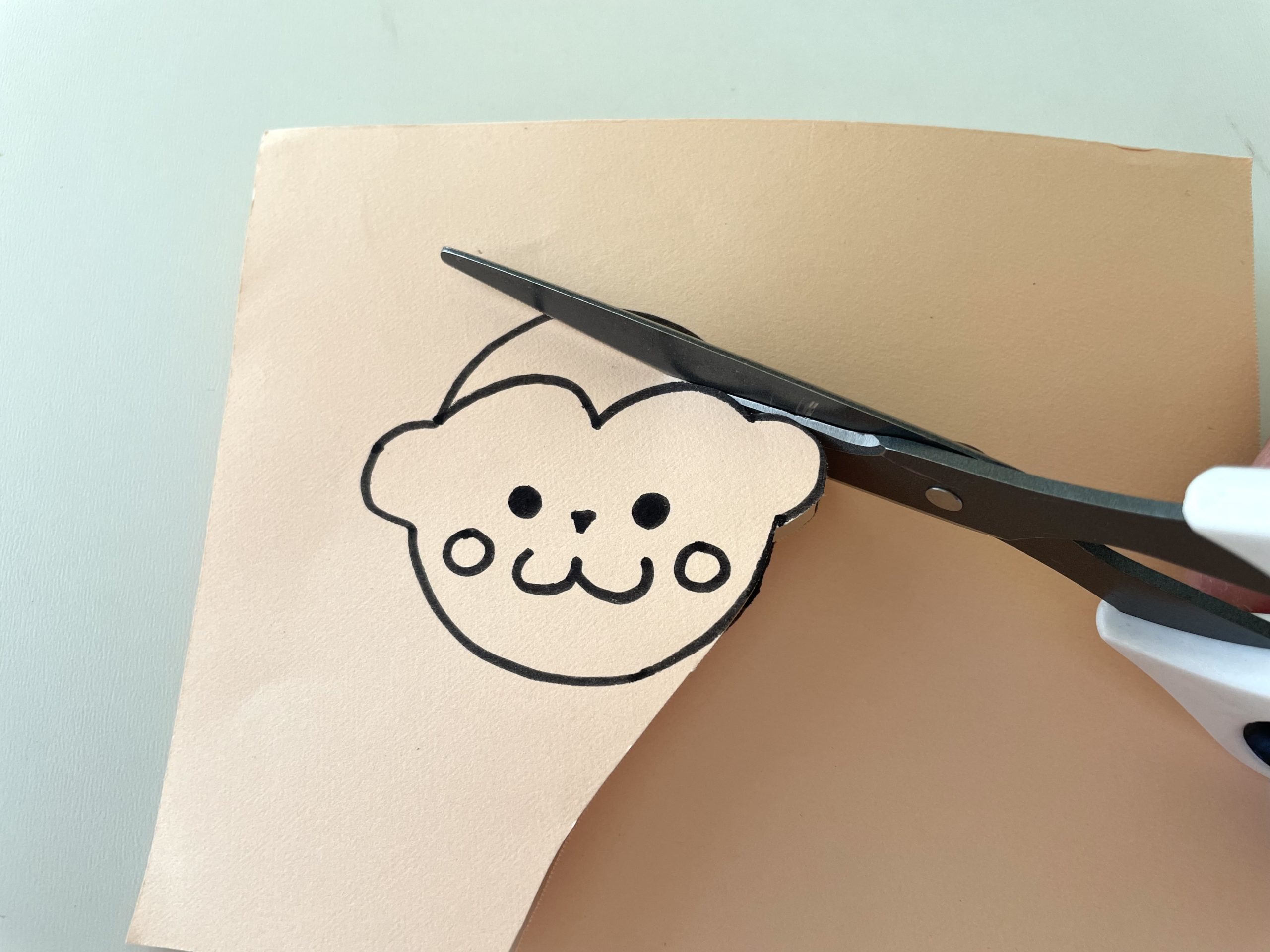 飛び出す紙コップ