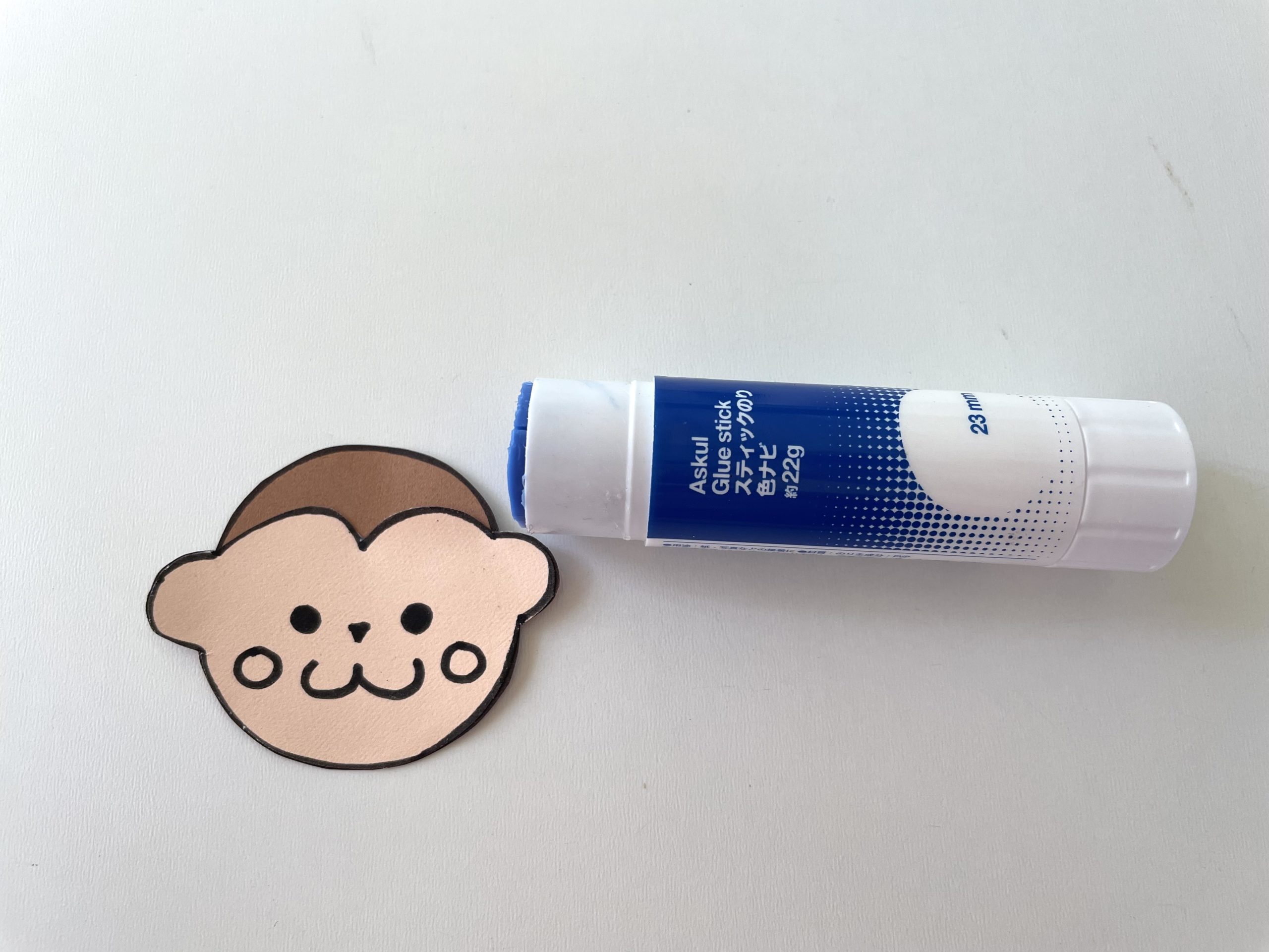 飛び出す紙コップ