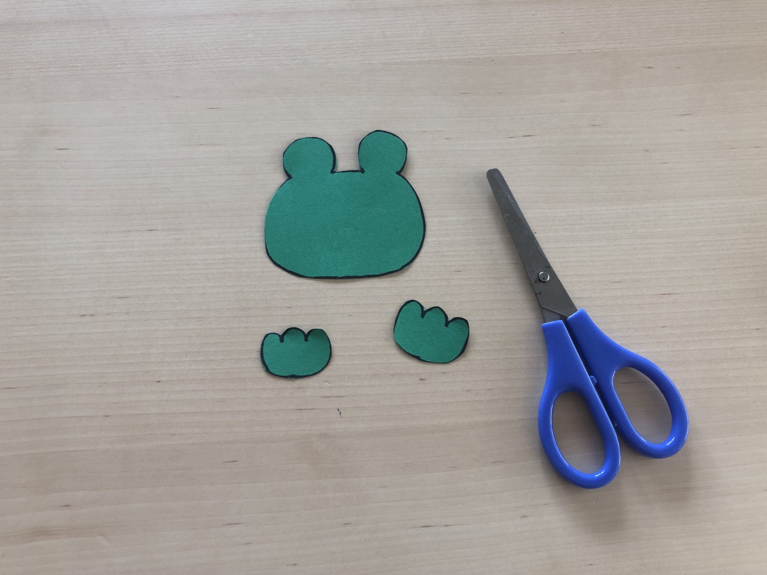 紙コップカエル