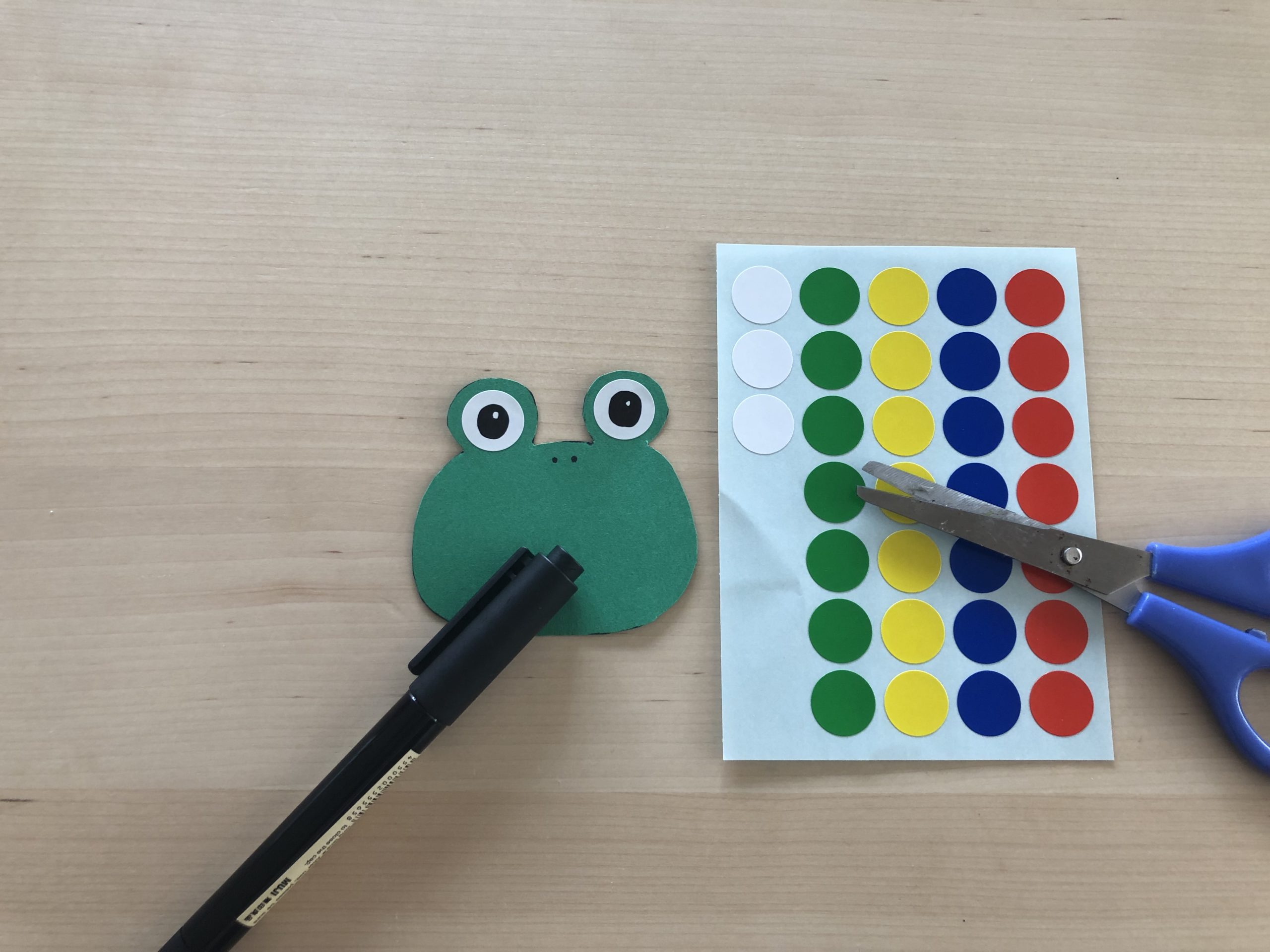 紙コップカエル