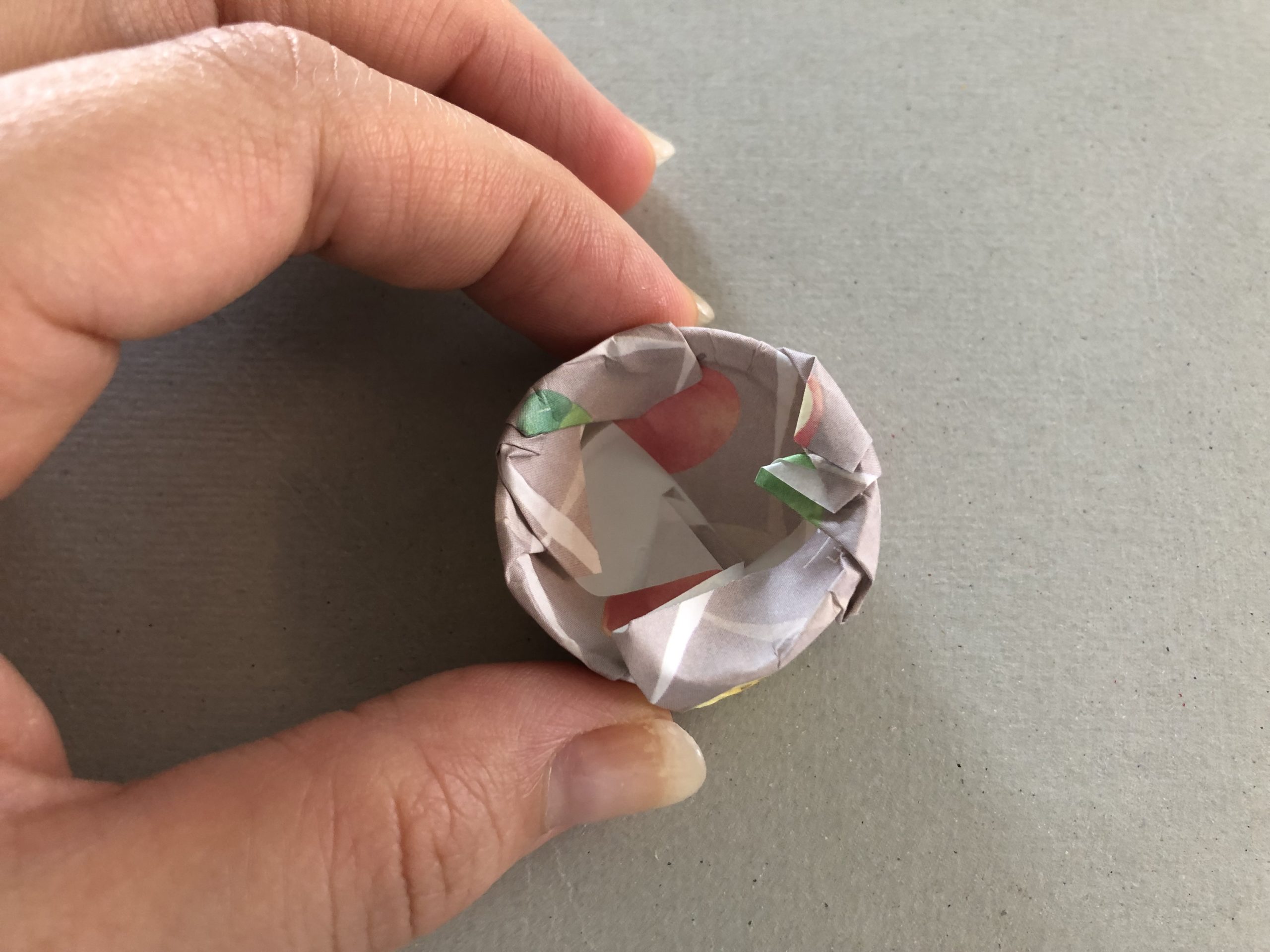 キャップの魚工作