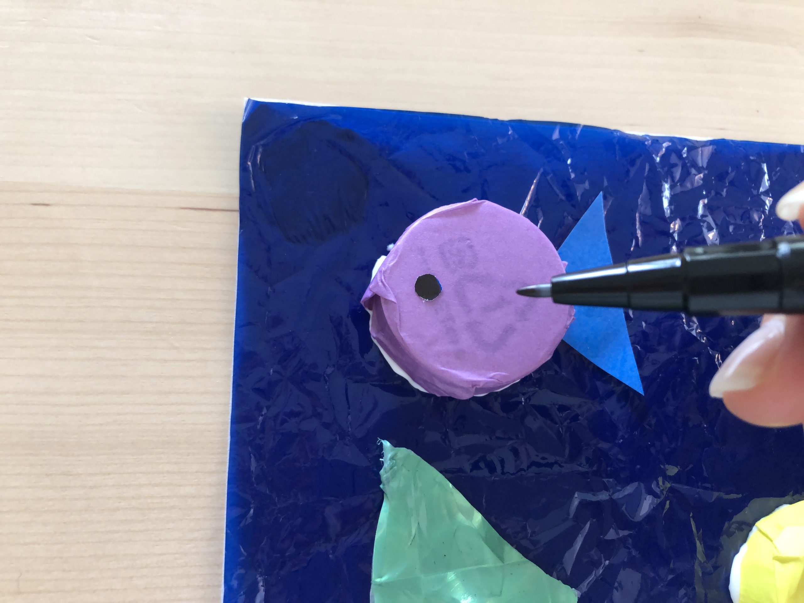 キャップの魚工作